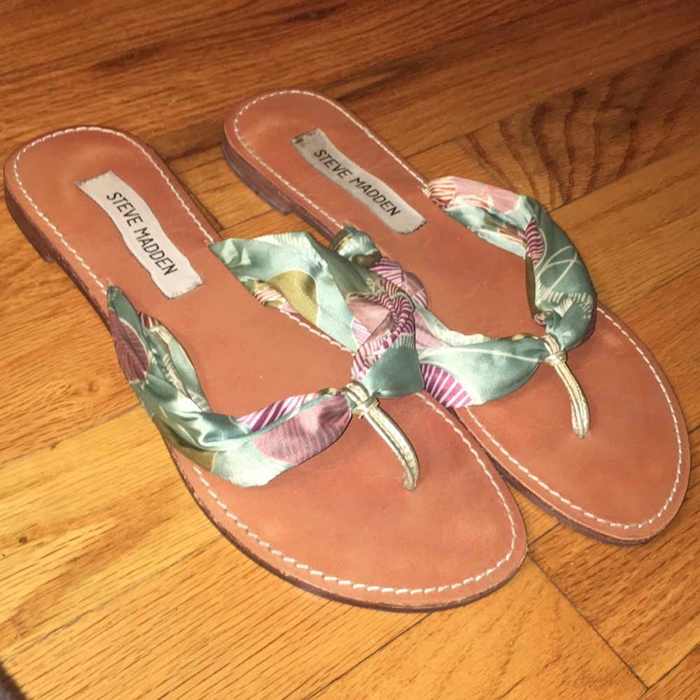 Steve Madden flip flops